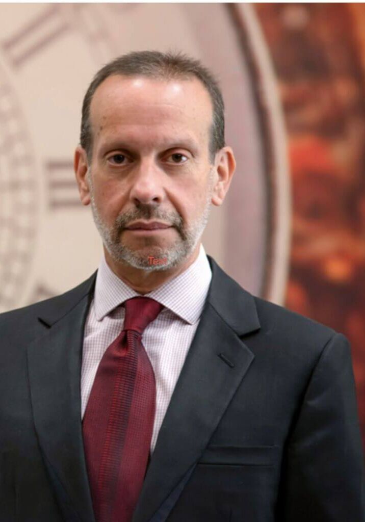 IMG-Headshot-Randall Rhodes